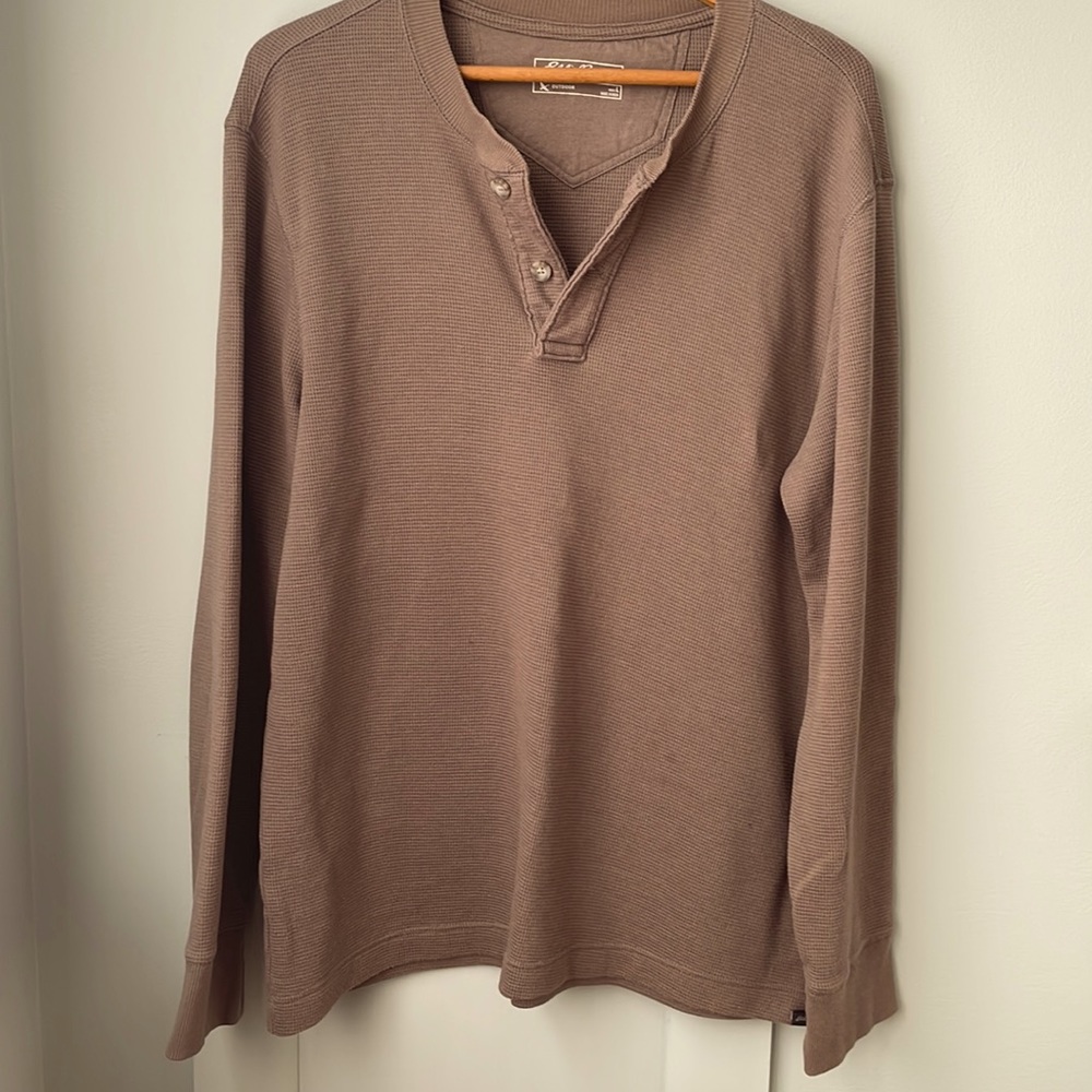 Men’s long sleeve shirt